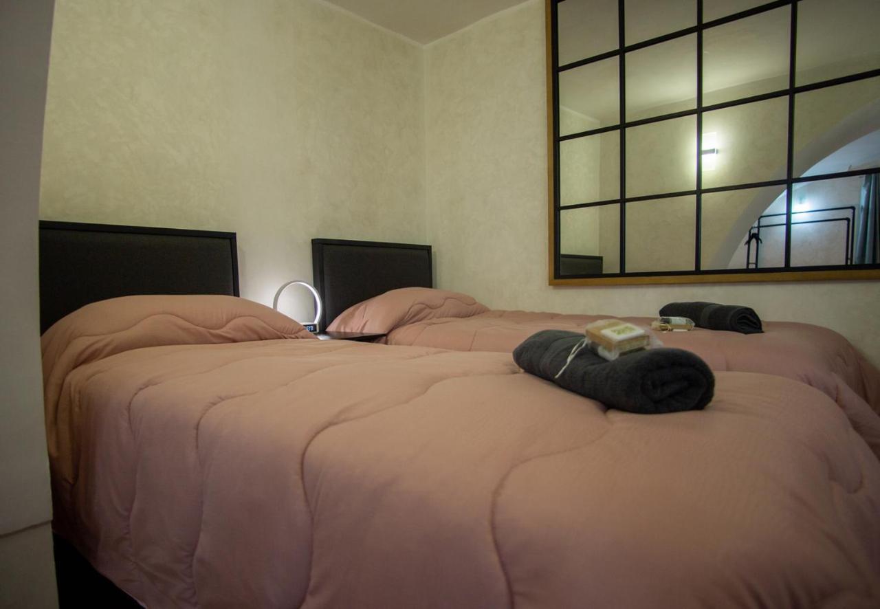 Casa Colombo - The Fab Stay บรินดิซิ ภายนอก รูปภาพ